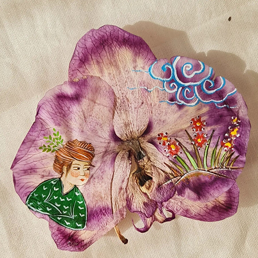 Kurumuş farklı ve Orkide yaprakları üzerine çizilen minyatürler 🍃