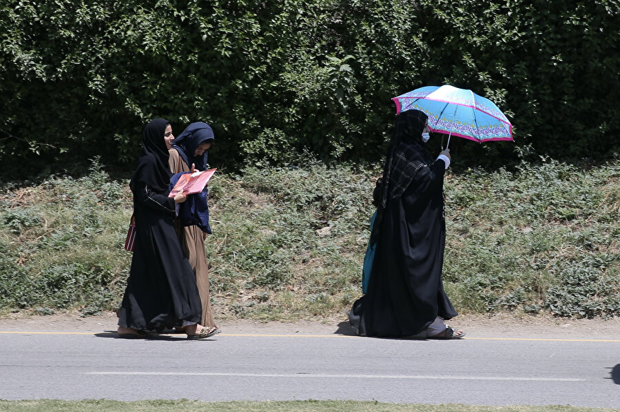 Pakistan'da hava sıcaklıkları bazı bölgelerde 46 dereceyi aştı