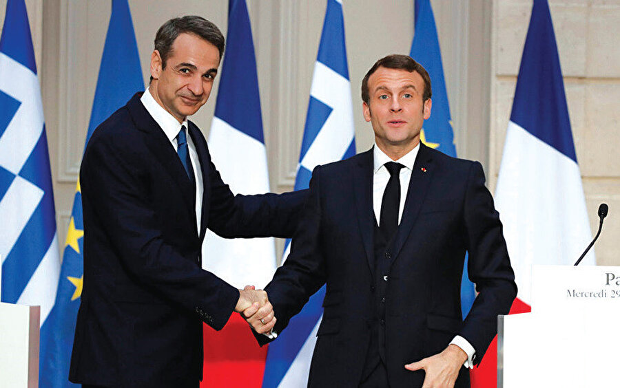 Miçotakis ve Macron.