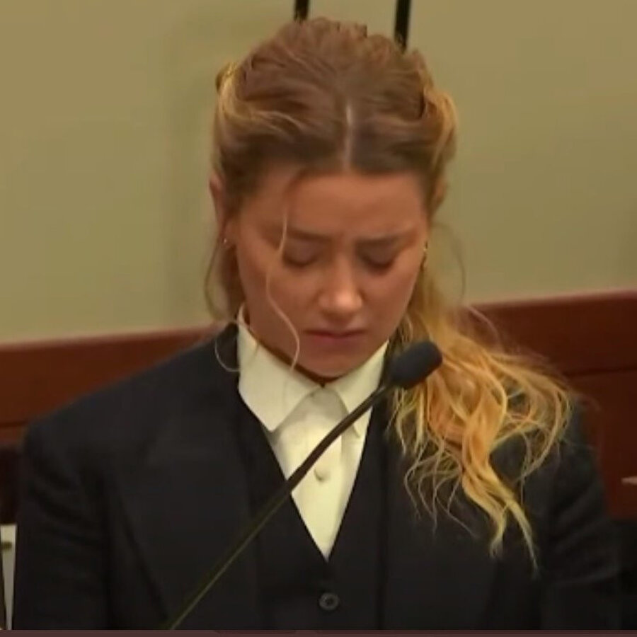 ​Beni sinir ettikten sonra babamın yanında kardeşim: