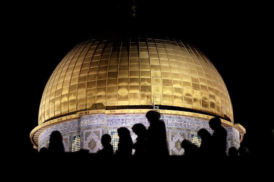 İslam dünyasından Kadir Gecesi manzaraları