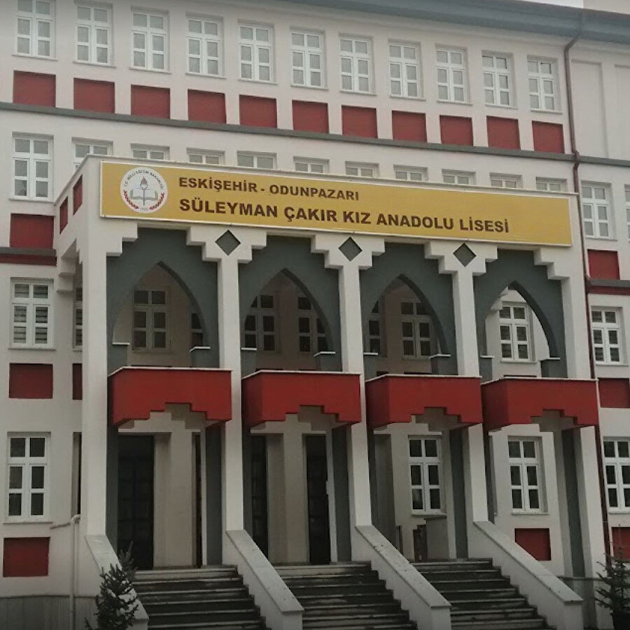Hoca: Kopya çekerken yakalandın Öğrenci: Azdan az çoktan çok gider hocam!
