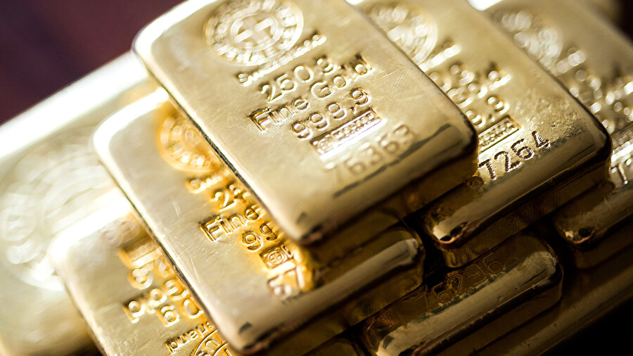 Altın son ayların dibinden döndü