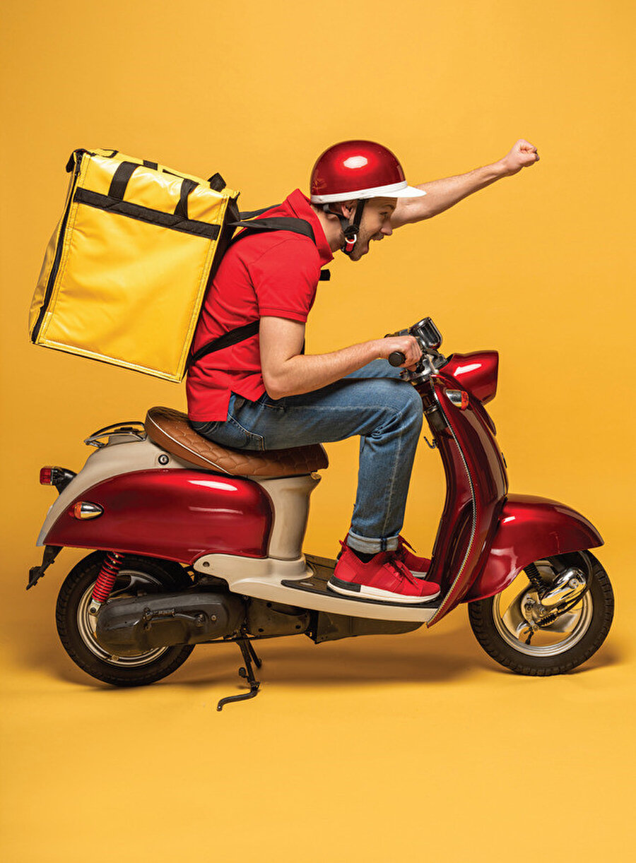 Madalyonun diğer yüzüne baktığımızda ise eve servis işi, binlerce kişiye istihdam olanağı sağladı.