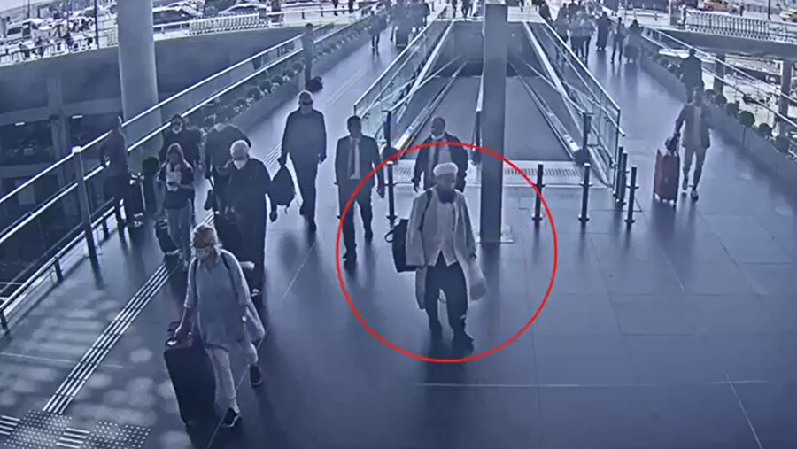 Cezaevi firarisi 10 yıl sonra İstanbul Havalimanı'nda yakalandı