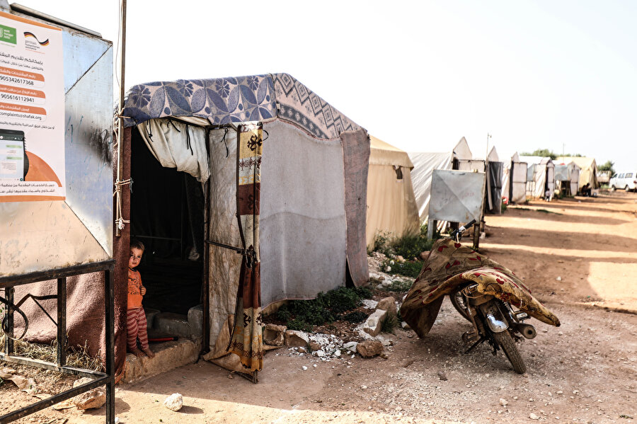 İdlib kenti, bu yıl Ramazan Bayramı'nda da Şam, Humus, Hama ve Dera illerinden zorla yerinden edilen yüz binlerce sivile ev sahipliği yapacak.