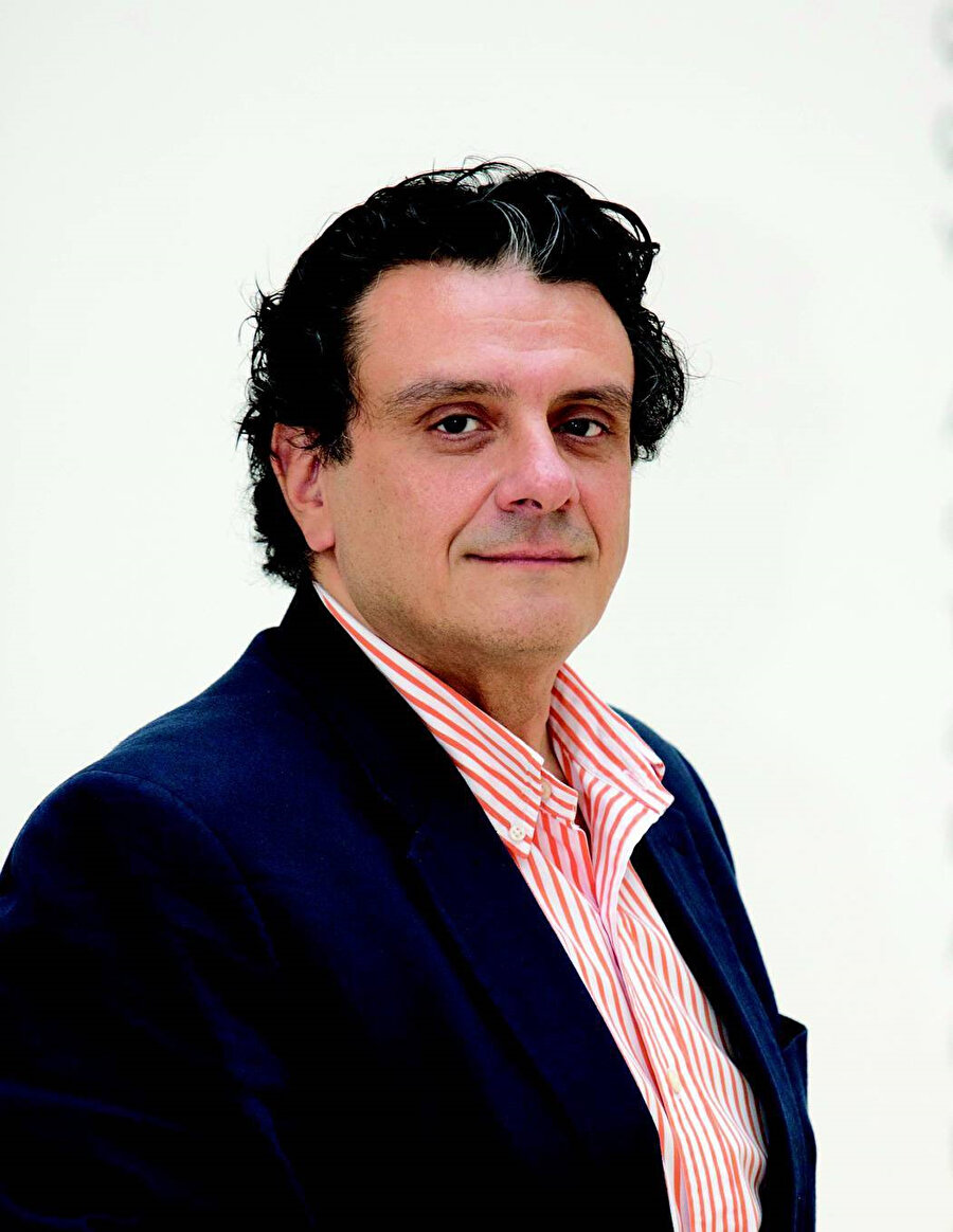 Dımıtrıos Trıantaphyllou.