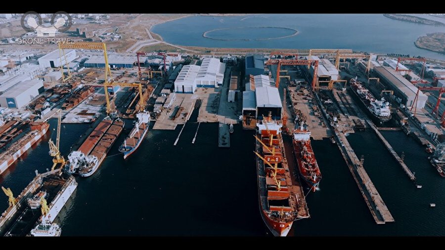 Tuzla'da sızıntı nedeniyle 4 işçi zehirlendi