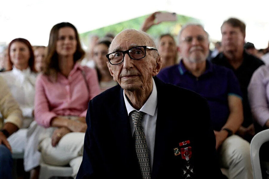 Guinness Rekorlar Kitabı'na girdi: 84 yıldır aynı şirkette çalışıyor