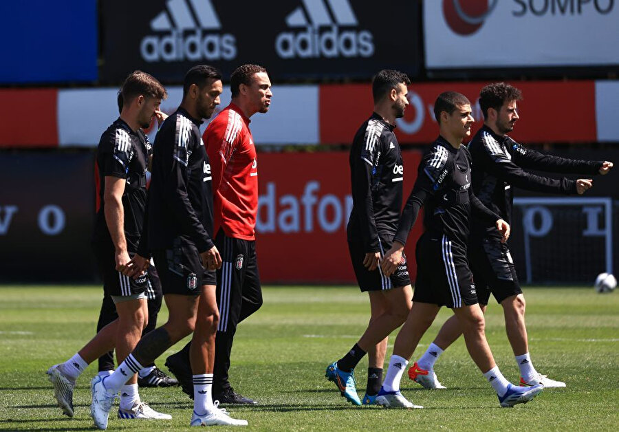 Beşiktaş, derbide Fenerbahçe'yi konuk edecek