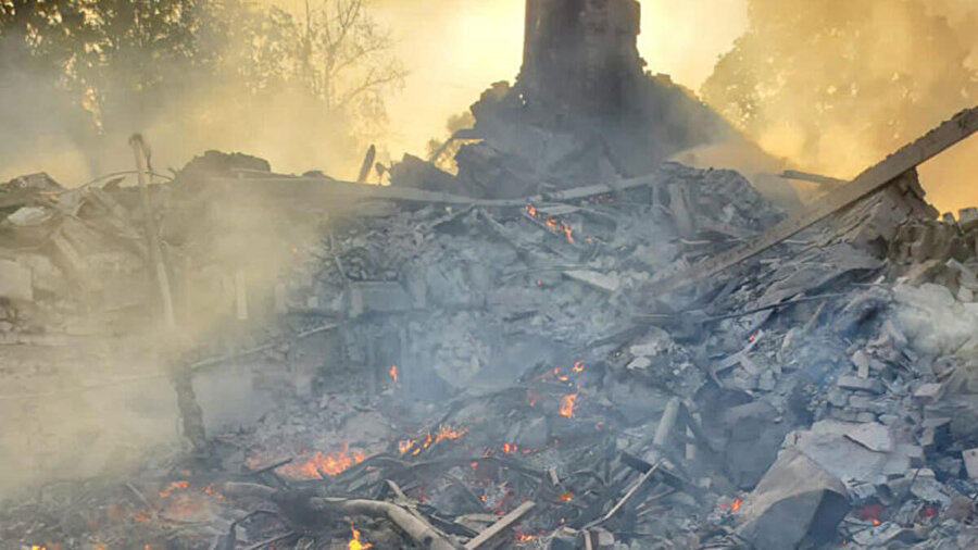 Ukrayna'da okula bombalı saldırı