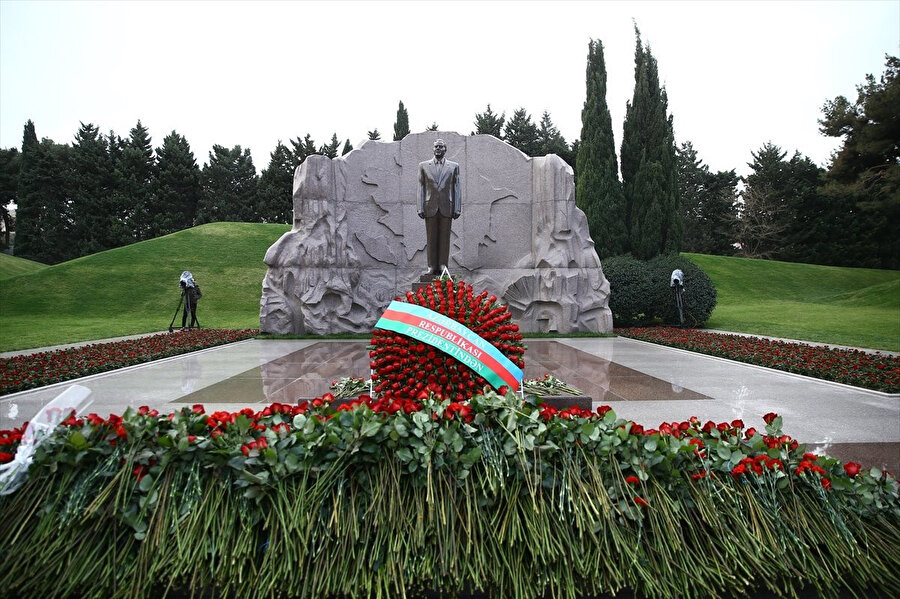 Haydar Aliyev mezarı