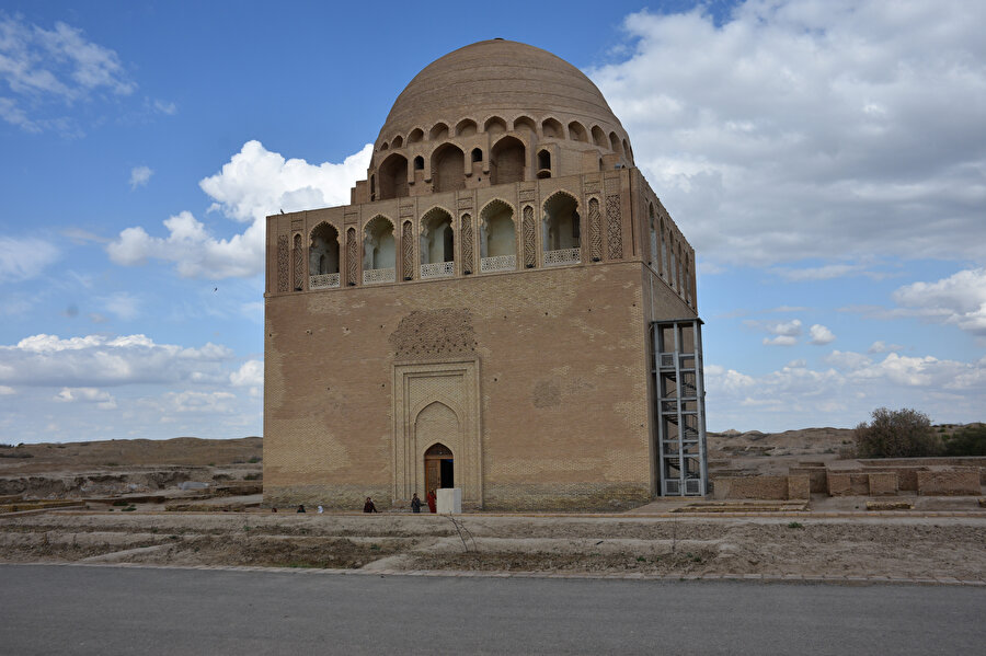 Sultan Sencer (hüküm süresi: 1118-1157), son büyük Selçuklu hükümdarıdır.