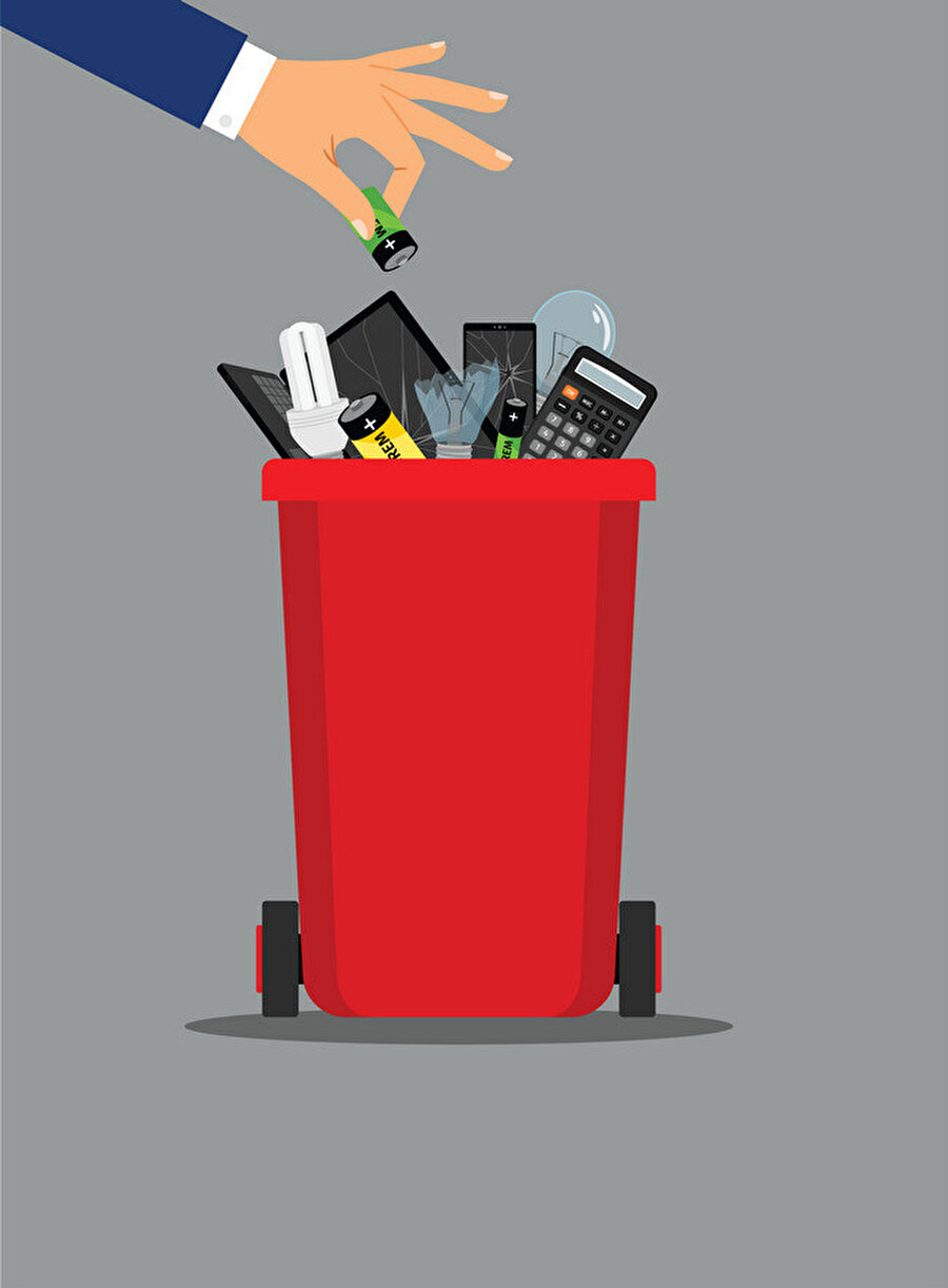 E-atık geri dönüşü ile açığa çıkan değerli materyallerin yeni ürünlerin üretiminde hammadde olarak kullanılması, doğal kaynakların korunması anlamına geliyor.