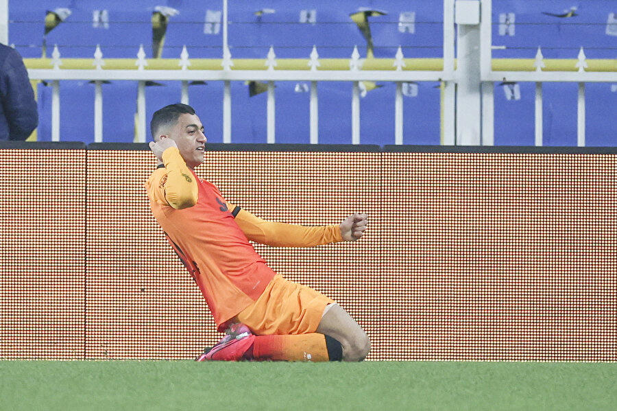 Mustafa Muhammed, Emre Belözoğlu ile görüştüğünü açıkladı.