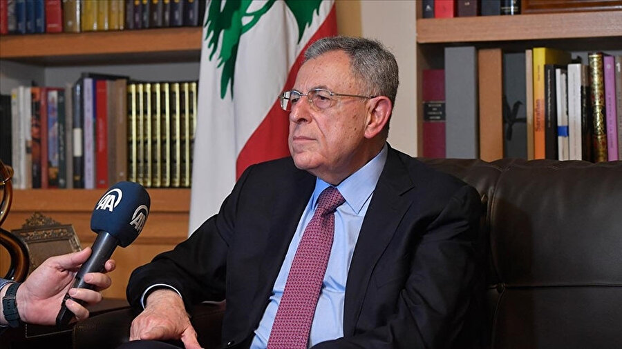 Eski Lübnan Başbakanı Fuad Sinyora, ülkede yapılacak genel seçimlerde Sünnilerin sandıklara gitmesi gerektiğini, boykotun kimsenin çıkarına hizmet etmeyeceğini söyledi.