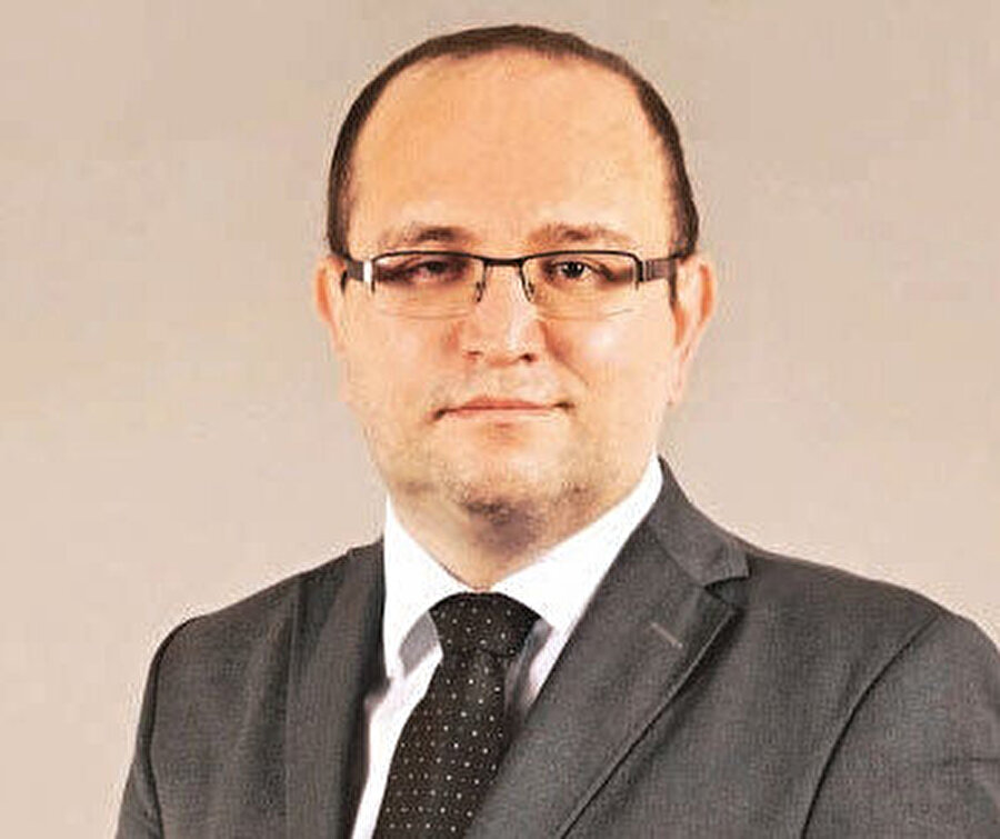 Doç. Dr. Kadir Tuna.