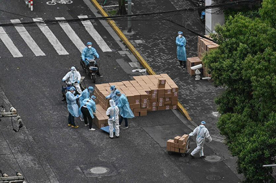 Şanghay'dan dikkat çeken görüntüler: Bir adım öteye geçiş yok