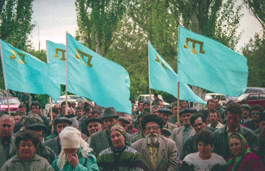 Novoaleseyevka’da Kırım Tatarları 18 Mayıs 1944 sürgününü anmak için toplanmışlar.