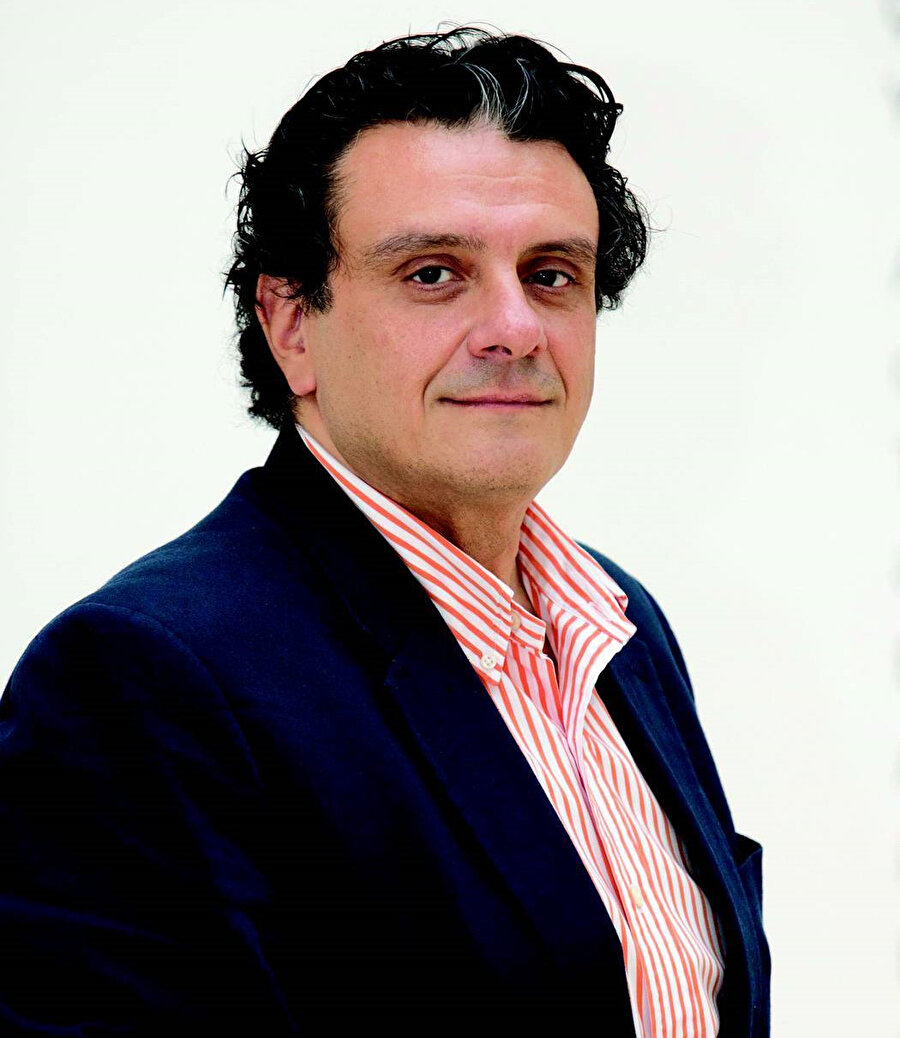 Dimitrios Triantaphyllou.