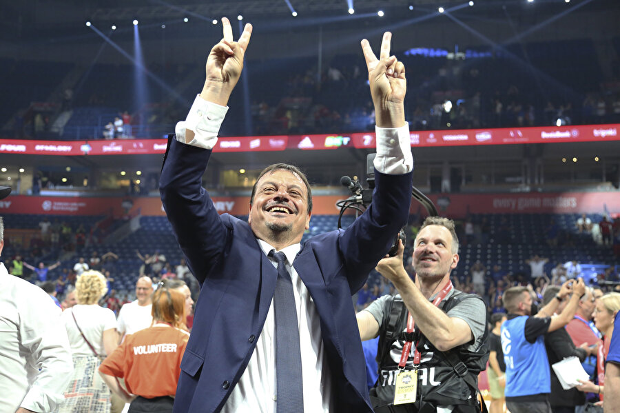 Anadolu Efes, yurda döndü