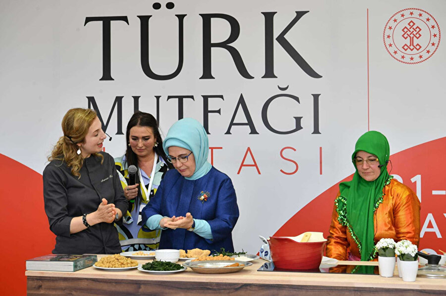 Emine Erdoğan ünlü şeflerle ve yöre halkıyla yemek yaptı