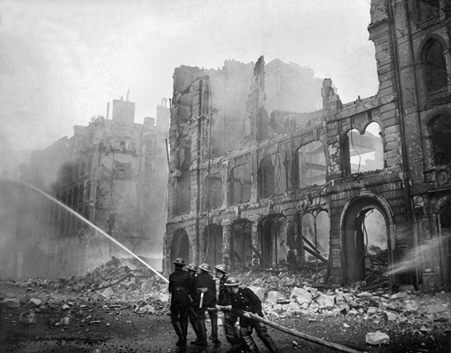 Hitlerin Londra'ya armağanı