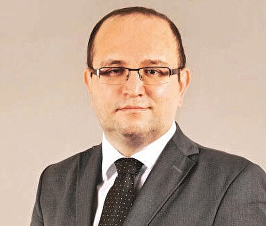 Doç. Dr. Kadir Tuna.