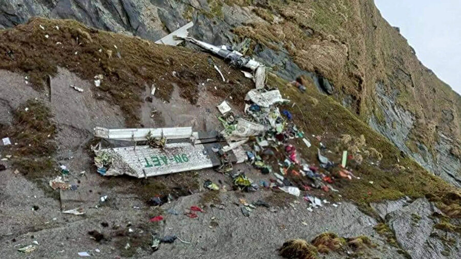 Enkaz bulundu: Nepal'de kaybolan uçağa ulaşıldı