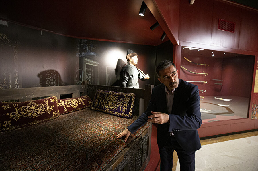 Müze müdürü Ali Haydar Atalar.