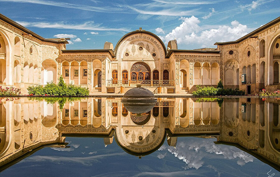 İran mimarisinin eşsiz örneklerinden biri: Tabatabai Evi