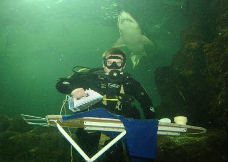Tatile gittiğimiz ilk gün annem ütüleri hallet demiştir