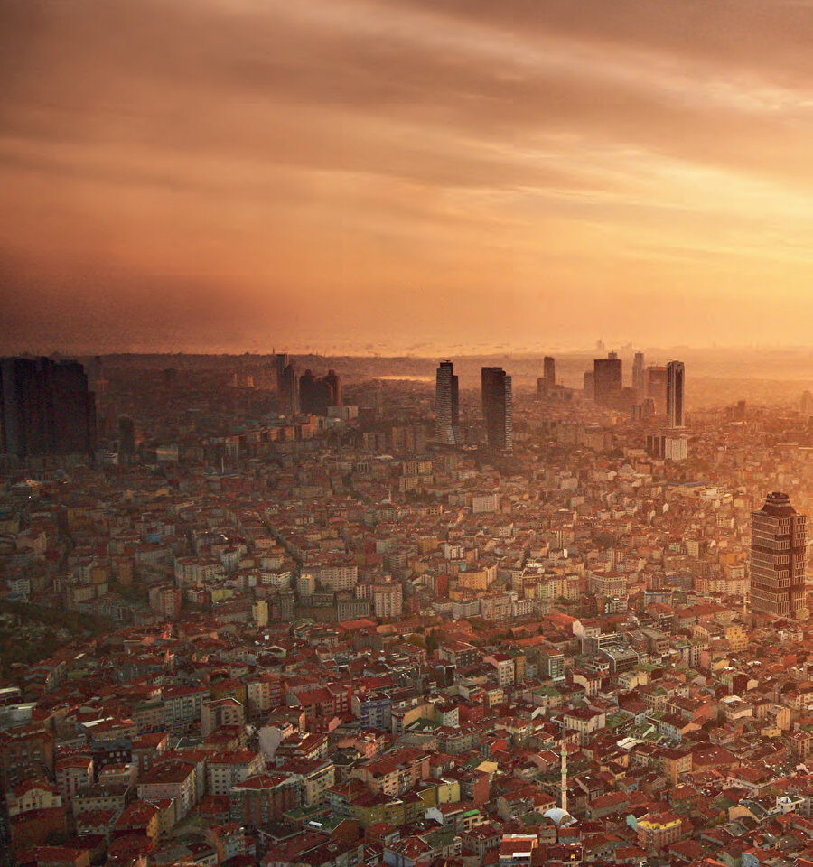  Ev fiyatları birkaç ay içerisinde yüzde 200'leri aşan rakamları gördü, kiralar da buna paralel olarak en az 2-3 misli zamlandı.