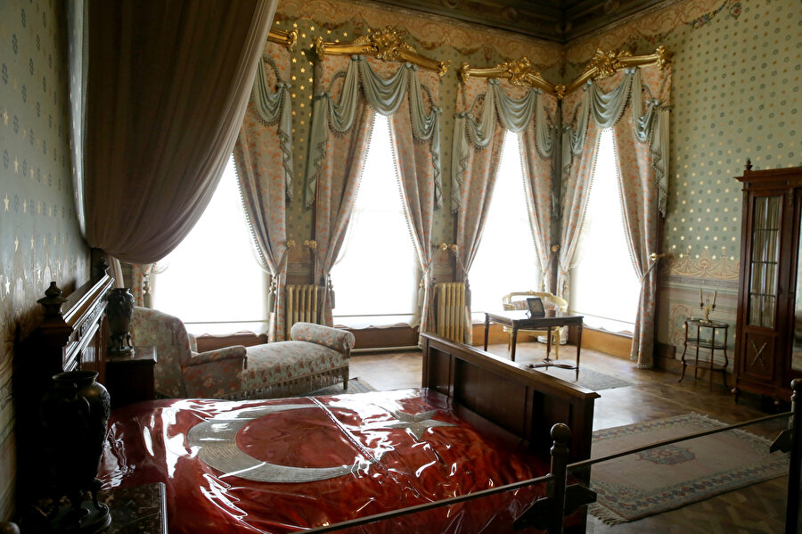 Mustafa Kemal Atatürk'ün, 1927-1938 yıllarında kullandığı Dolmabahçe Sarayı'ndaki 71 numaralı oda.