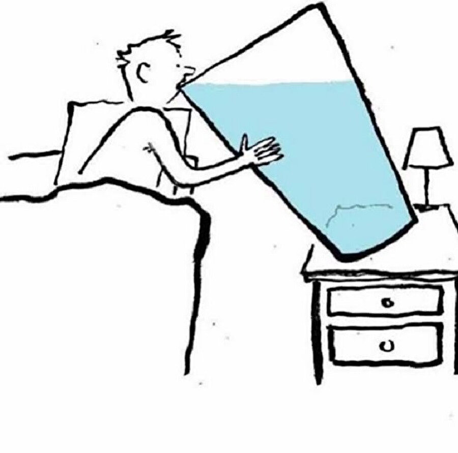 Gece su içmeye kalktım