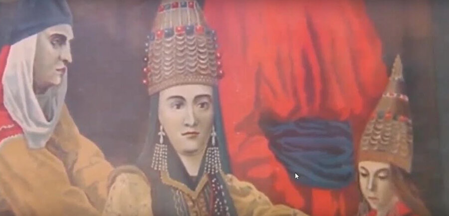 Süyümbike Hatun, Rus ordusuna karşı kahraman ve cesurca verdiği bağımsızlık mücadelesiyle Tatar halkının gönlüne taht kurdu. 