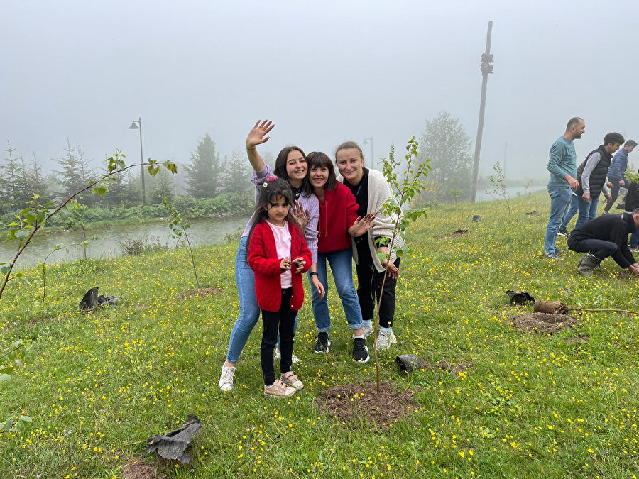 Öğrenciler 1800 rakımdaki tabiat parkında fidan dikti