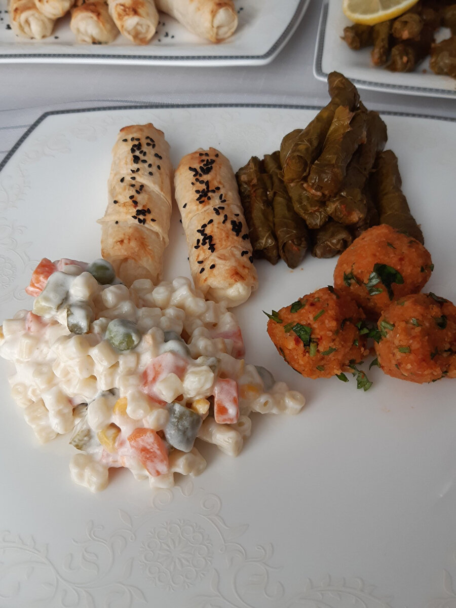 Günde 3 öğün aklıma kazıdığım sensin