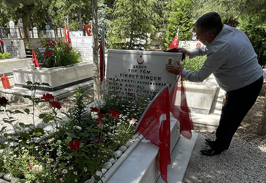 Oğlunun şehadet haberiyle aynı gün gelen hediyesini baş köşesinde saklıyor