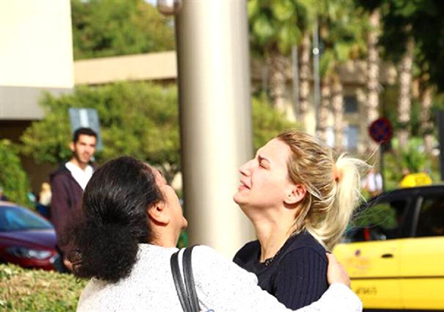 Çocukları babaları tarafından öldürülen anne morgda gözyaşlarına boğuldu.