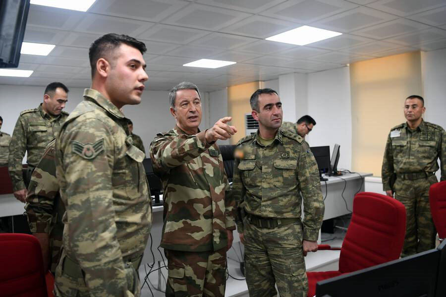 Devletin zirvesinin ve güvenlik birimlerinin yaptığı değerlendirmelere göre Zeytin Dalı Harekatı öngörülen takvimin önünde başarılı şekilde ilerliyor.