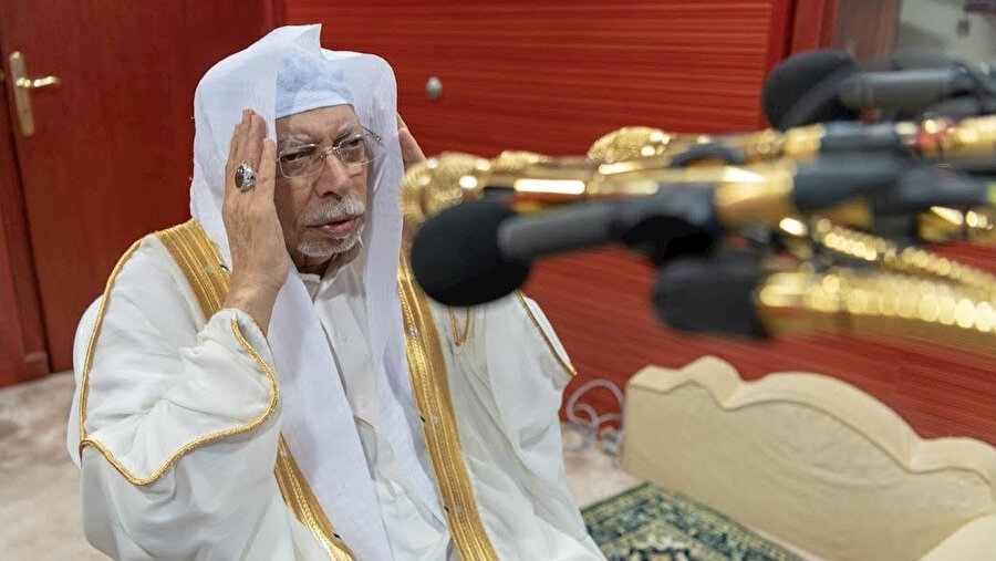 Kırk yıldır Kâbe müezzinliği görevini yürüten Ali Ahmed Molla.