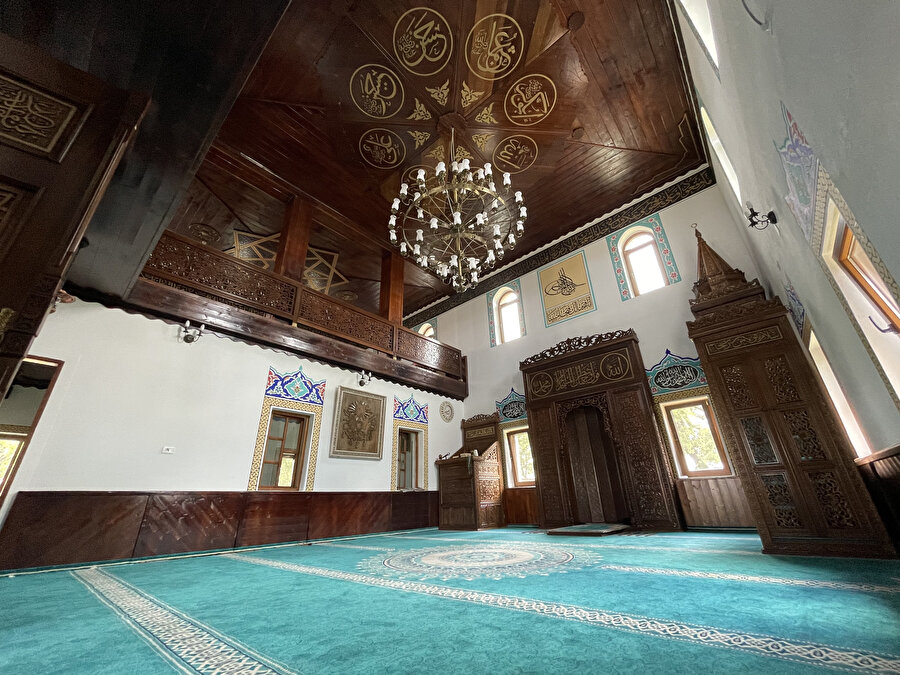 Cami, 1931 yılına kadar Müslümanlara kesintisiz hizmet etmişse de o tarihten 2010’a kadar yıkık bir halde kalıyor.