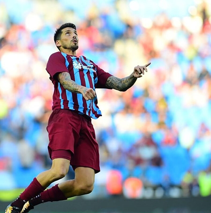 Sosa futbolseverlerden ricada bulundu