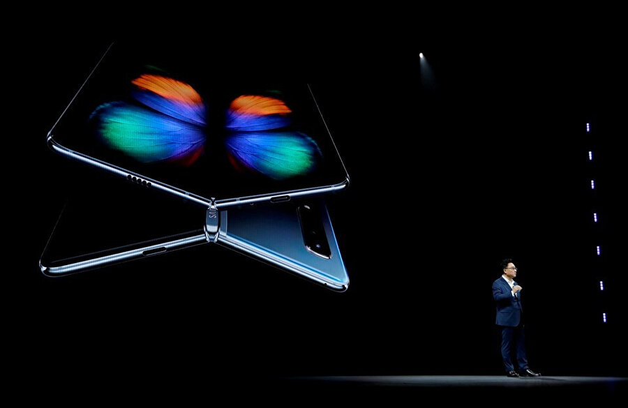 Geçtiğimiz günlerde Samsung'un CEO'su, Galaxy Fold katlanabilir telefonun tanıtımını yapmıştı.