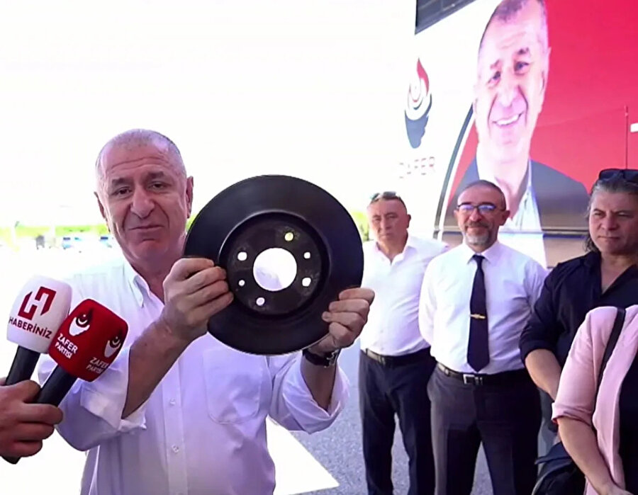 Ümit Özdağ elinde mayınla Hatay'a gelmişti