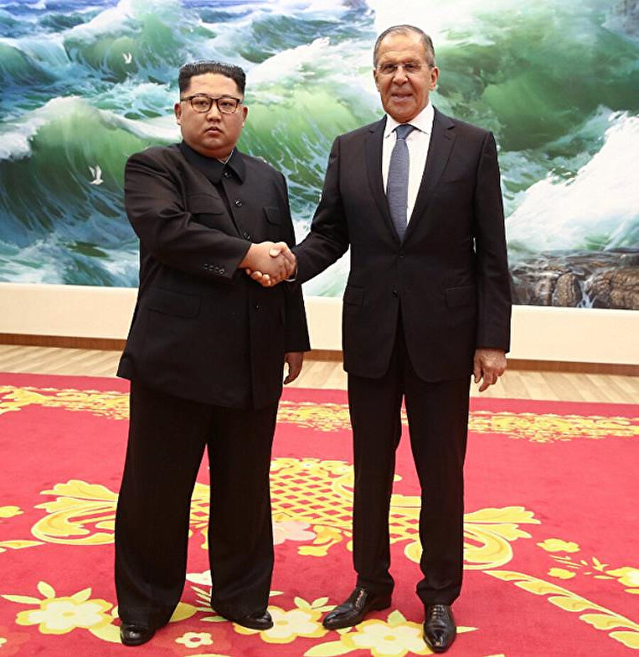 Daha önceden kamuoyuna duyurulmayan görüşme Paekhwawon Devlet Konukevi'nde yapıldı.