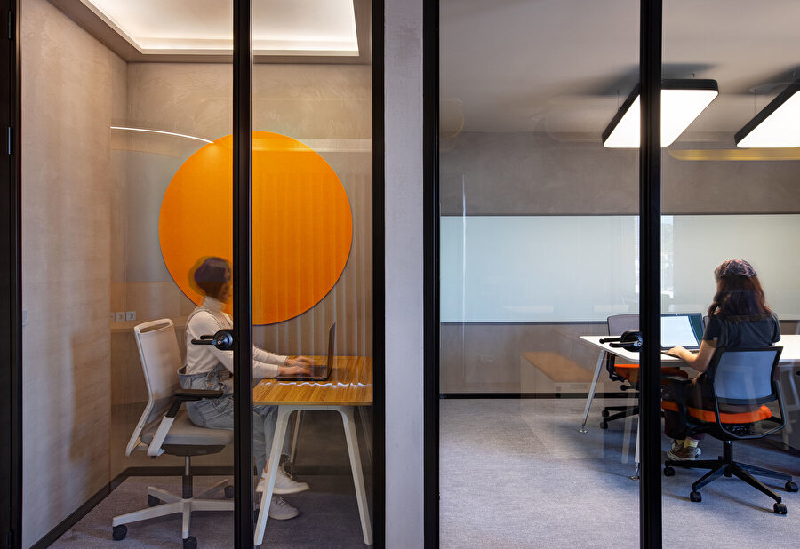 Perdigital Ofis’in sahip olduğu Boğaz manzarası, çalışanlar için bir motivasyon kaynağı oluyor.
