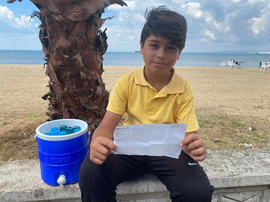 Elindeki dekonta dikkat: Henüz 13 yaşında yaptığı ise çok büyük