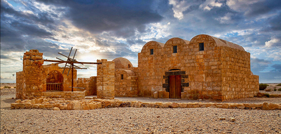 Kuseyr Amra Sarayı, Amman’ın yaklaşık 85 km doğusunda bulunuyor.